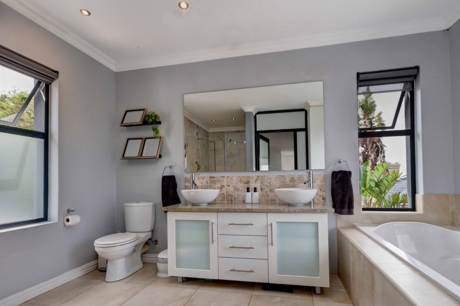 4 Bedroom Property for Sale in Van Riebeeckshof Western Cape
